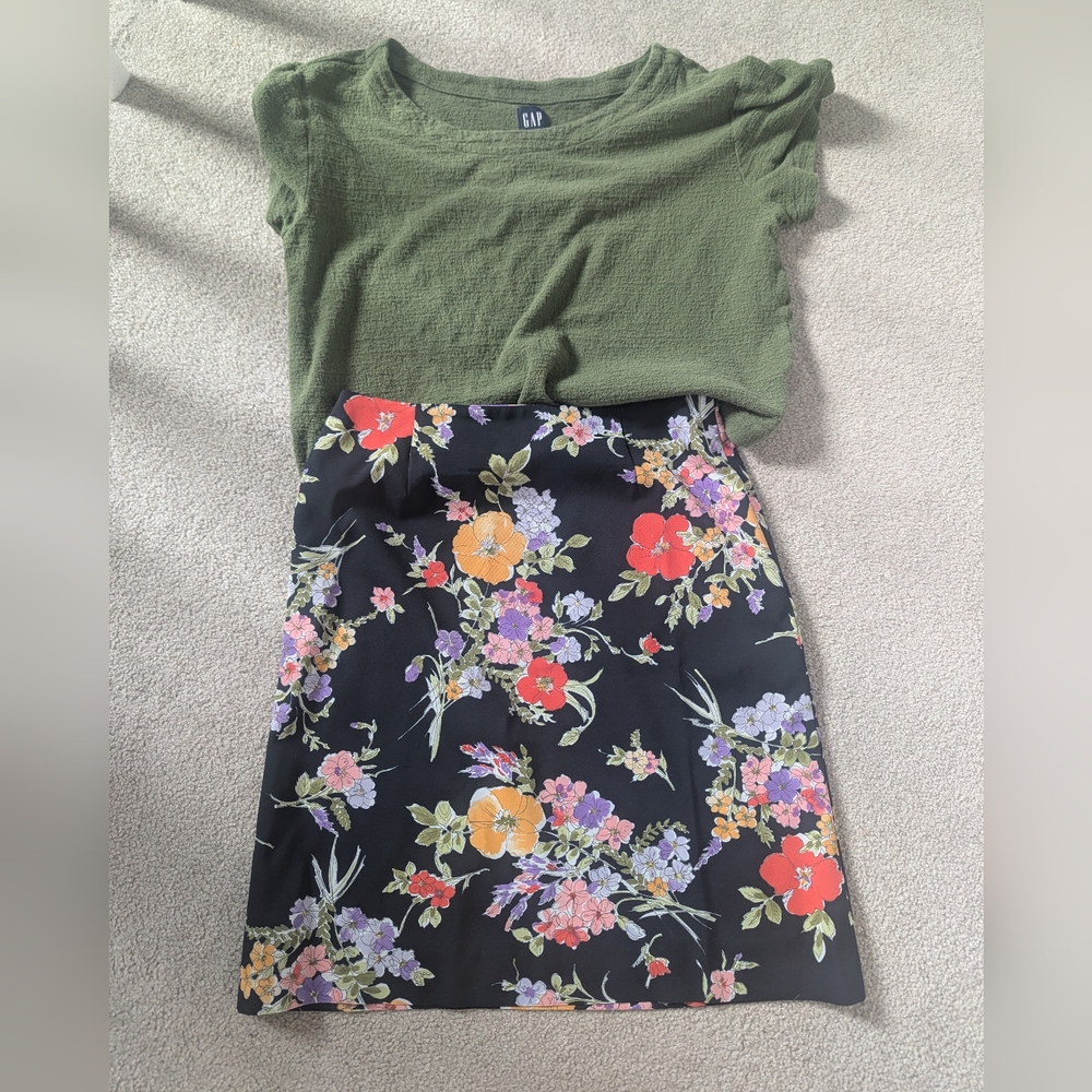Moschino Floral Skirt & The Gap Cotton Gree…
